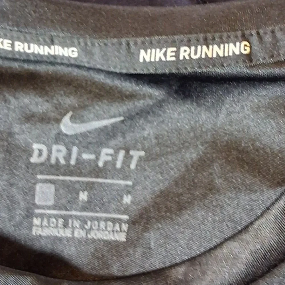 Nike Running Dri-FIT Shirt Mens Medium Black Short Sleeve Mesh Athletic Tee